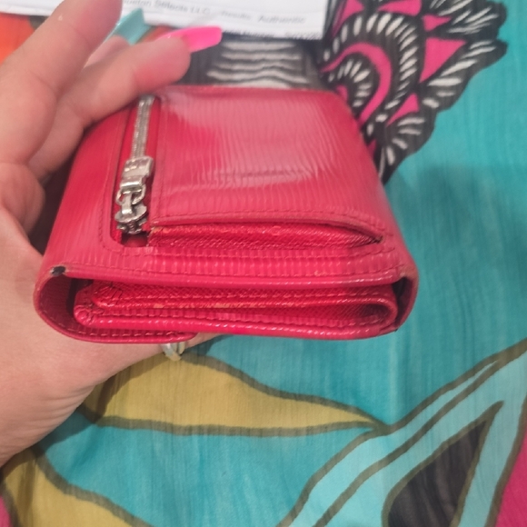 Louis Vuitton Red Epi Women's Wallet In Beautiful Used Condition - Picture 4 of 12